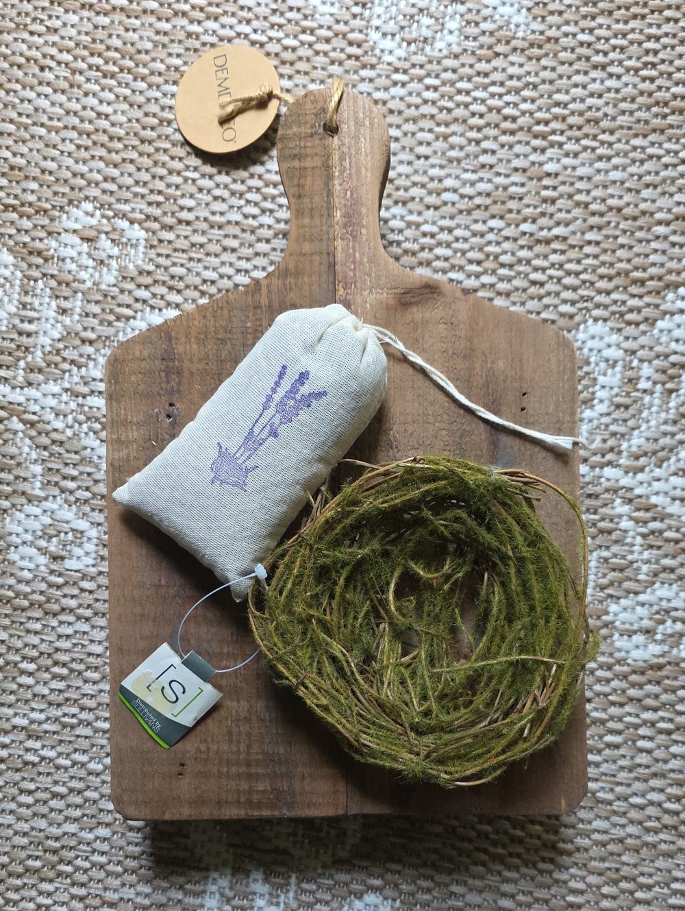 Lavender Sachet & Moss Nest Décor on Wood Riser - Natural Green & Beige